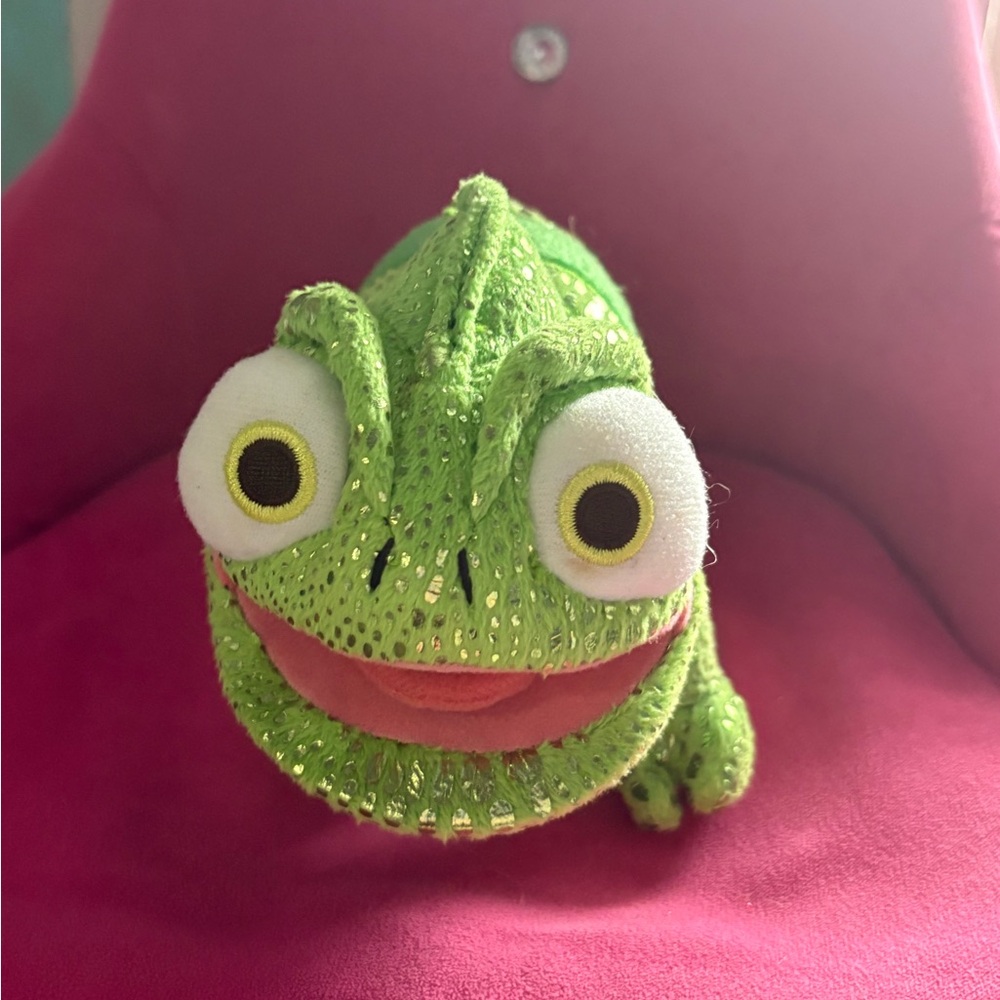 Disney Rapunzel tangled mini Pascal plush